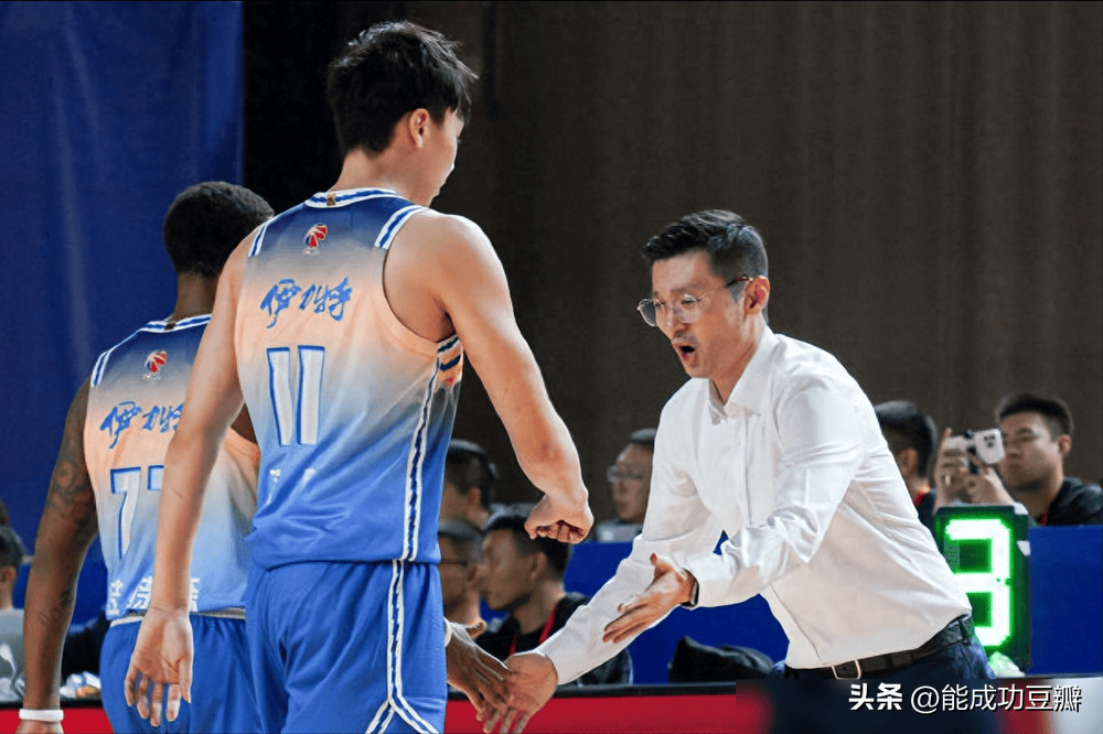CBA常规赛倒计时，深圳男篮赛后临场应变，细节引发关注，媒体盛赞，控场能力受关注的简单介绍
