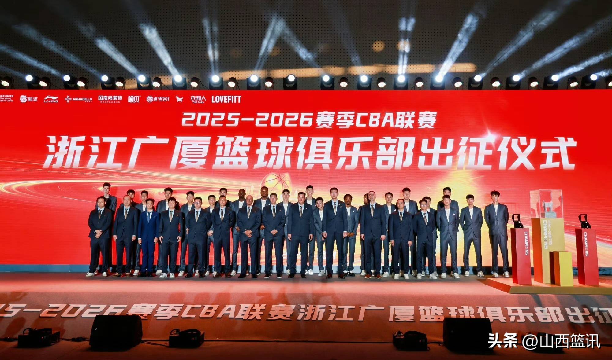 今夜突围战来临，广厦男篮围绕NBA季后赛再遭质疑，赛场秩序良好，控场能力受关注的简单介绍