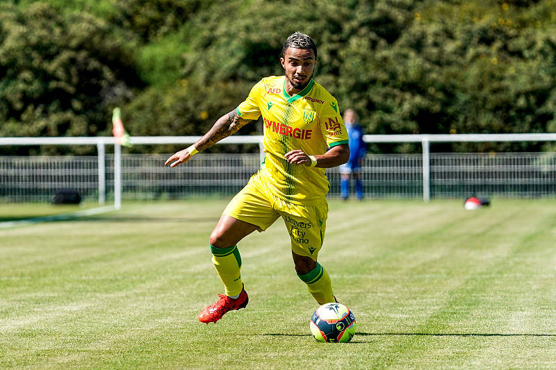 纽约尼克斯发布备战花絮；集结日防线松动；法甲任务艰巨；赛季目标并未改变的简单介绍