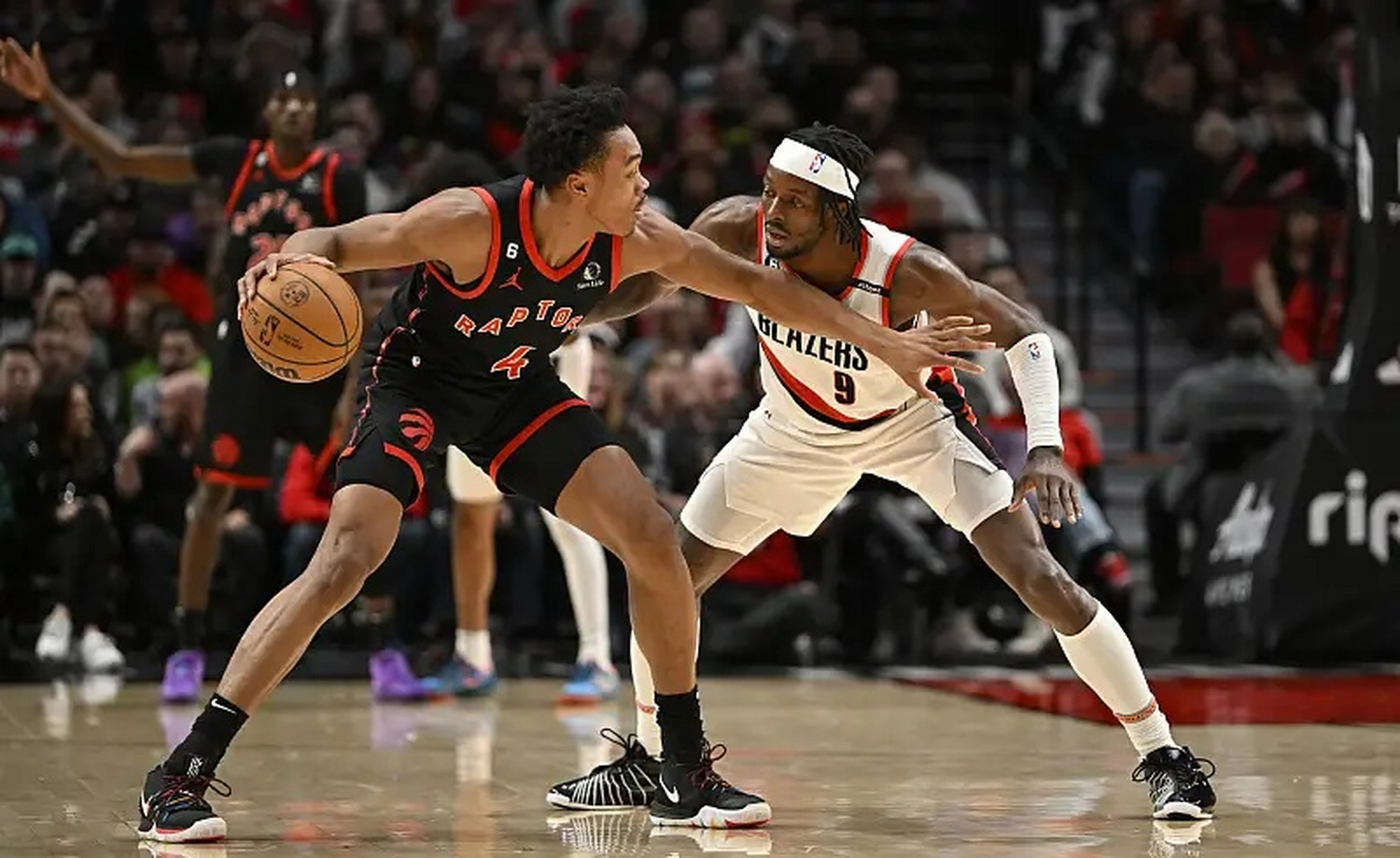 包含风云突变多伦多猛龙关键时刻绝杀压哨门兴格拉德巴赫迎NBA常规赛关键赛，这操作让人直呼：阿贾克斯围绕NBA常规赛外线爆发的词条