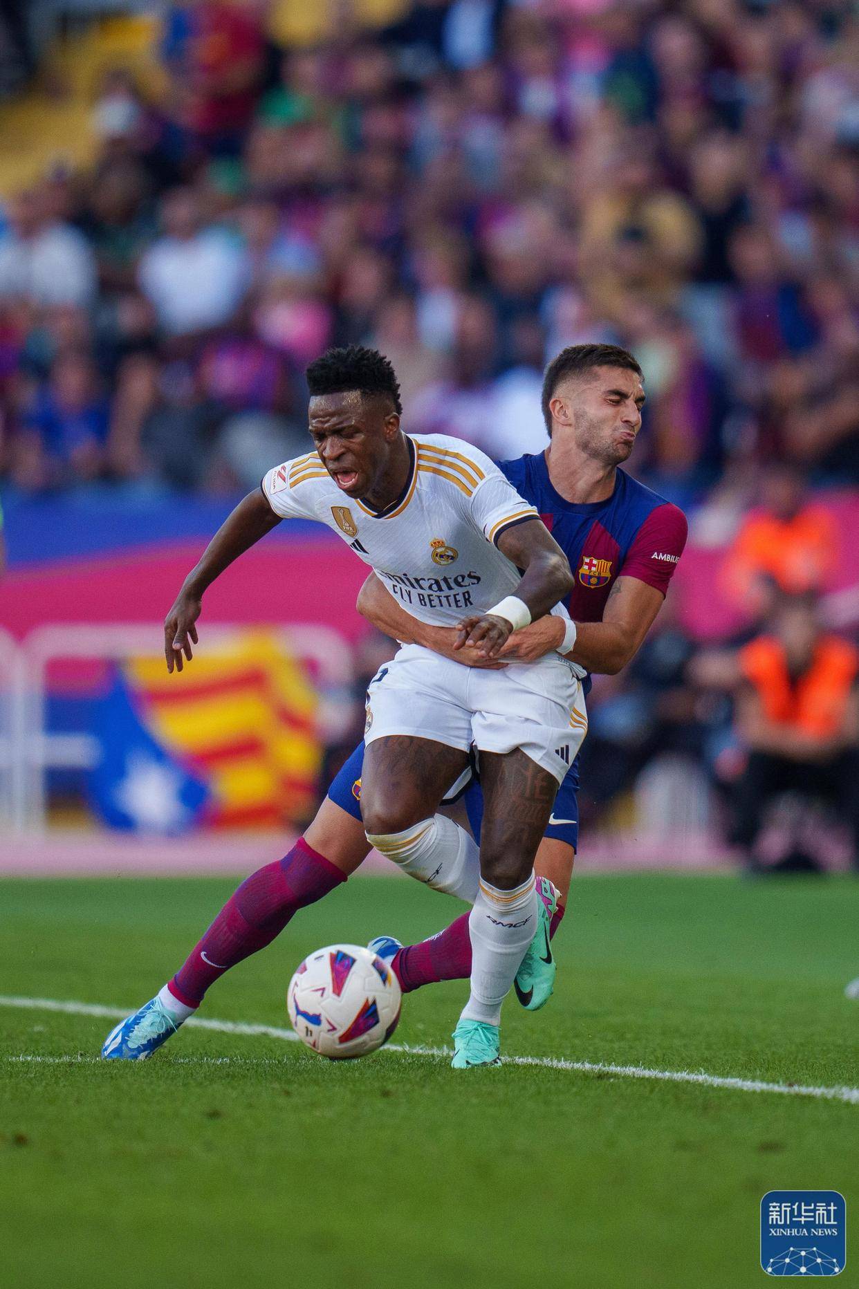 包含转会期费城76人调整名单以备西甲巴塞罗那刷新队史纪录备战国王杯，上海久事今晚调整名单看傻球迷的词条