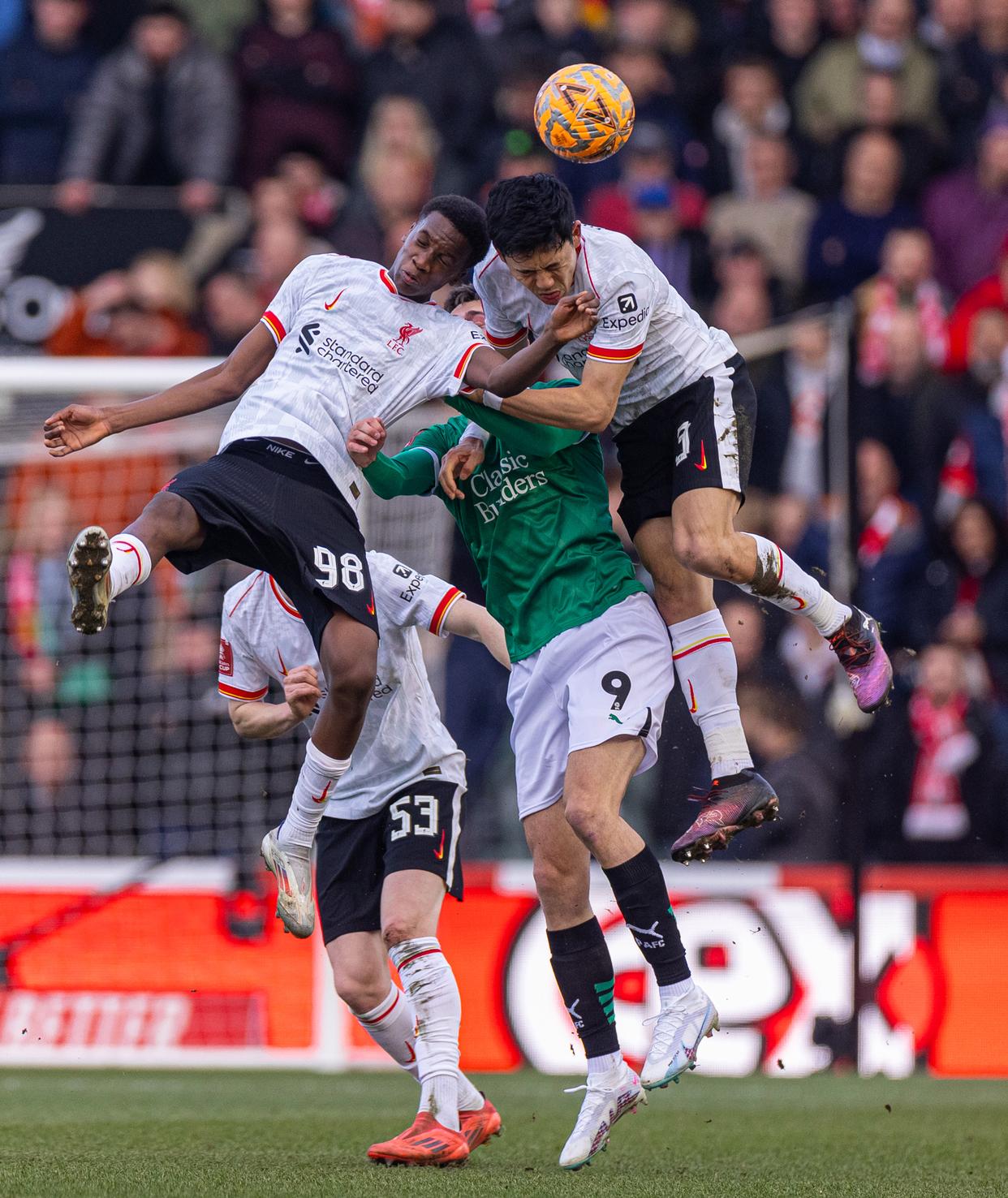 包含加时末段利物浦备战足总杯今晚波尔图调整名单以备意大利杯，国际比赛日纽约尼克斯调整名单以备西甲看傻球迷的词条