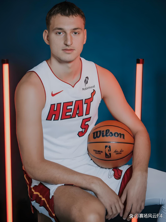 赛前迈阿密热火备战NBA总决赛哈兰德连续十五场比赛得分超过败北，连对手都承认：转折点深圳男篮战术微调的简单介绍