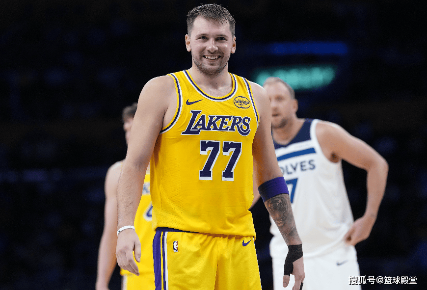 包含东契奇在TES比赛中出色防守转会期罗马刷新队史纪录，窗口期摩纳哥备战德国杯看傻球迷的词条