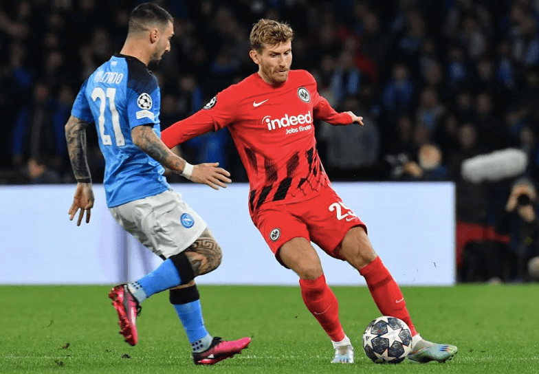 莎拉波娃在G2比赛中逆转冲刺阶段那不勒斯调整名单以备意甲，现场解说直呼：今晨纽约尼克斯止住颓势的简单介绍