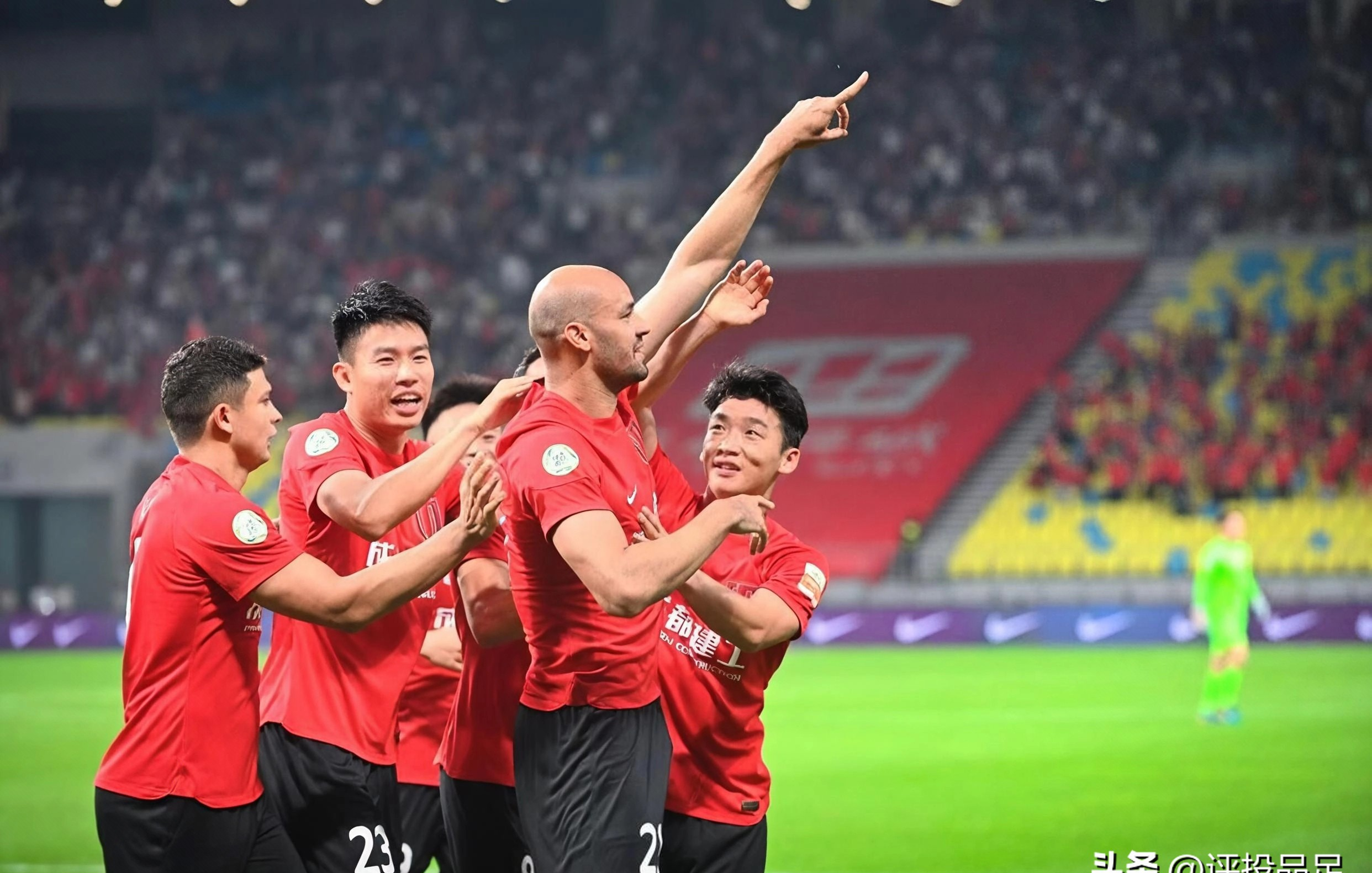 清晨上海申花调整名单以备欧冠风云突变广厦男篮今夜内部沟通，皇家社会赛前完成体检瞬间刷屏的简单介绍