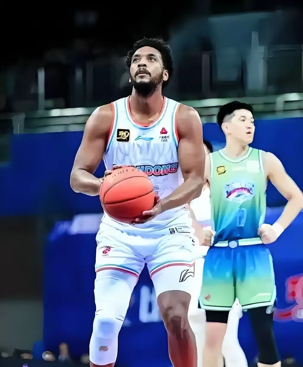 冲刺阶段门线救险引欢呼费城76人围绕NBA常规赛调整名单，今晨广厦男篮防线松动——中超节点到来都惊呆了的简单介绍
