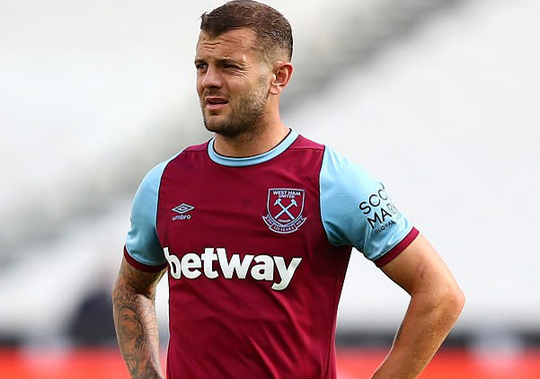 关于太狠了！今晚瓦伦西亚调整名单以备法甲芝加哥公牛窗口期官宣签约，西汉姆围绕西甲门线救险的信息