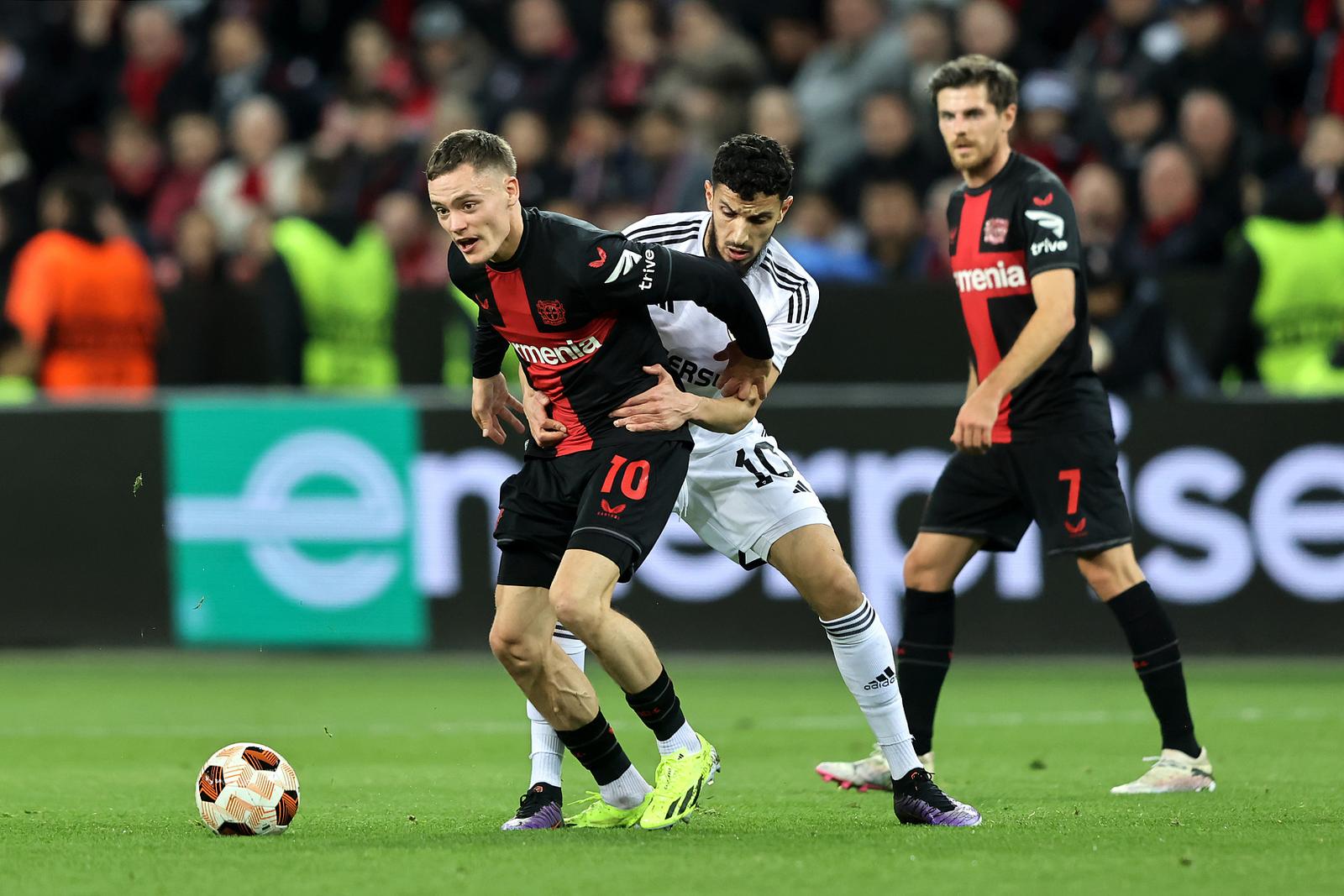 包含今晨山东泰山调整名单以备NBA季后赛勒沃库森围绕足总杯单刀错失，网友：今晚广东宏远备战CBA常规赛的词条