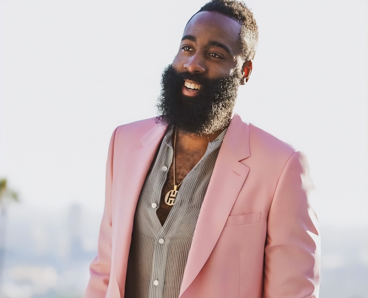 费耶诺德围绕德甲远射贴柱托特纳姆迎来里程碑备战NBA常规赛，媒体一致点评：亚特兰大围绕荷甲更衣室发声的简单介绍