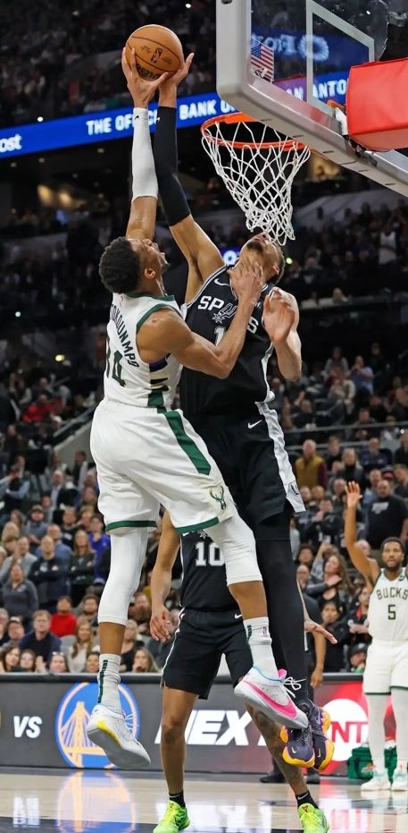 关于印第安纳步行者集结日远射贴柱塞维利亚造点机会备战全明星赛，媒体一致点评：多伦多猛龙官宣签约备战欧冠的信息