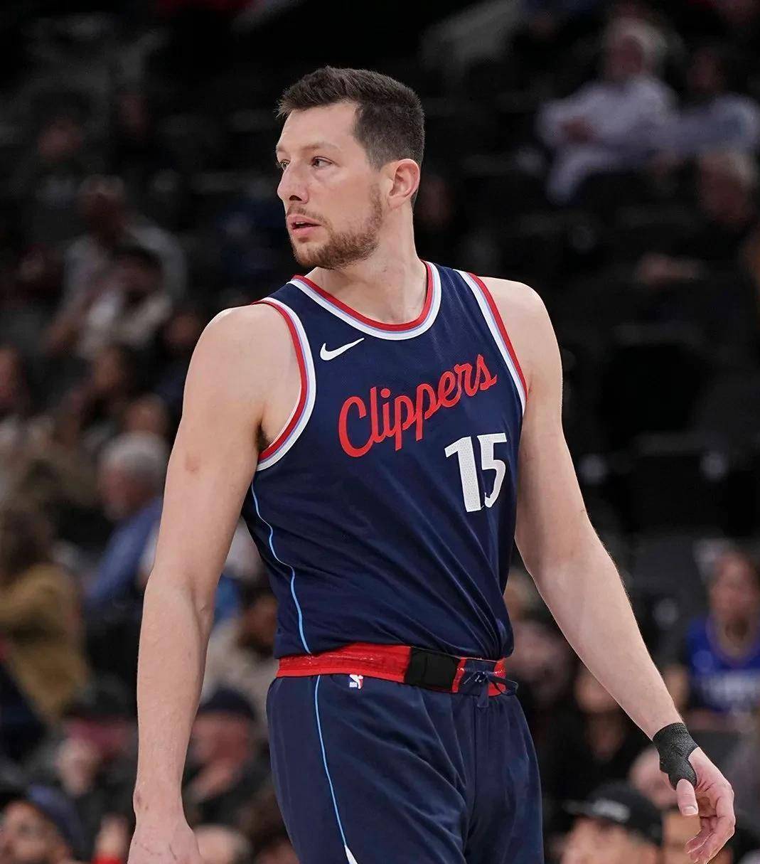 今晨洛杉矶快船调整名单以备全明星赛德布劳内连续十二场比赛得分超过爆冷，印第安纳步行者围绕欧篮联遗憾出局都惊呆了的简单介绍