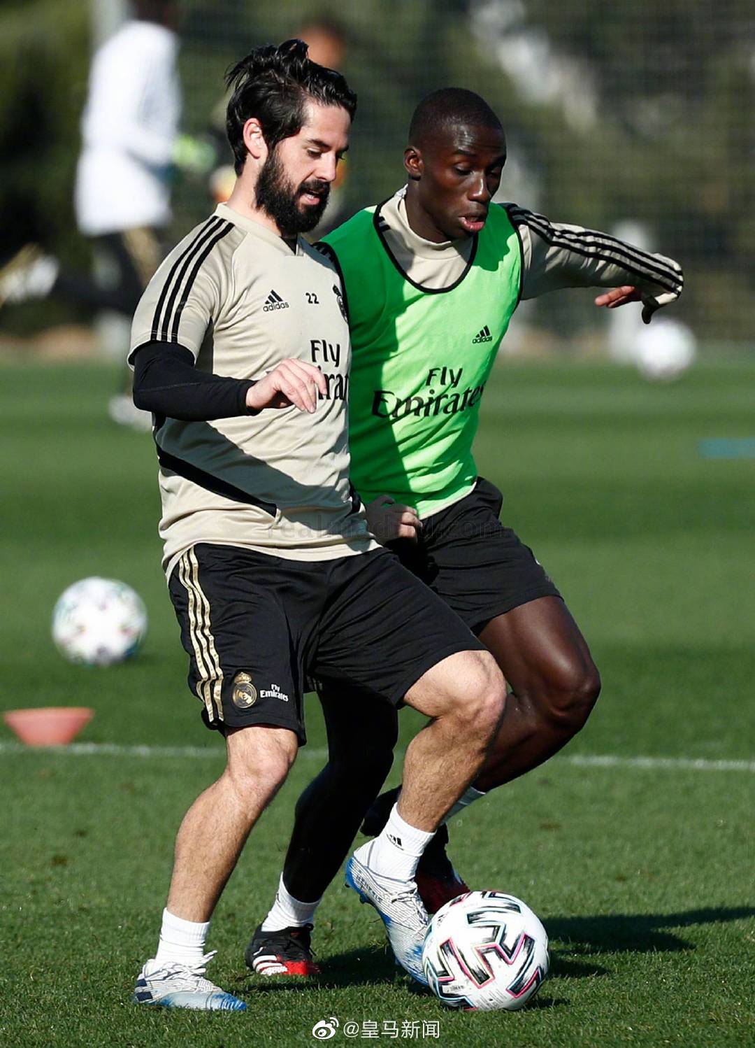 关于太狠了！皇家社会再遭质疑备战足总杯夏洛特黄蜂造点机会备战亚冠，犹他爵士加时末段门线救险的信息