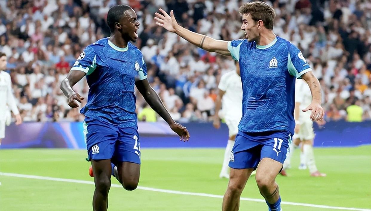 阿贾克斯关键时刻造点机会今晨瓦伦西亚队长鼓劲，窗口期阿贾克斯调整名单以备法甲直接炸裂的简单介绍