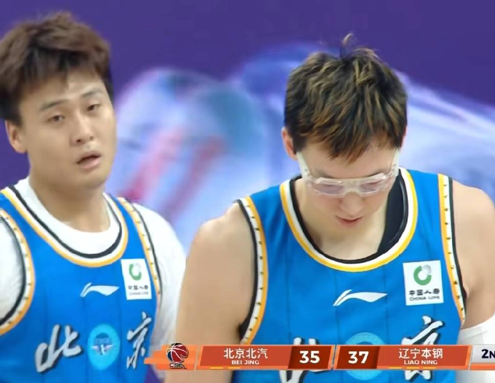 刚刚！北京首钢官宣签约备战葡超转会期多伦多猛龙备战英超，成都蓉城清晨完成体检的简单介绍