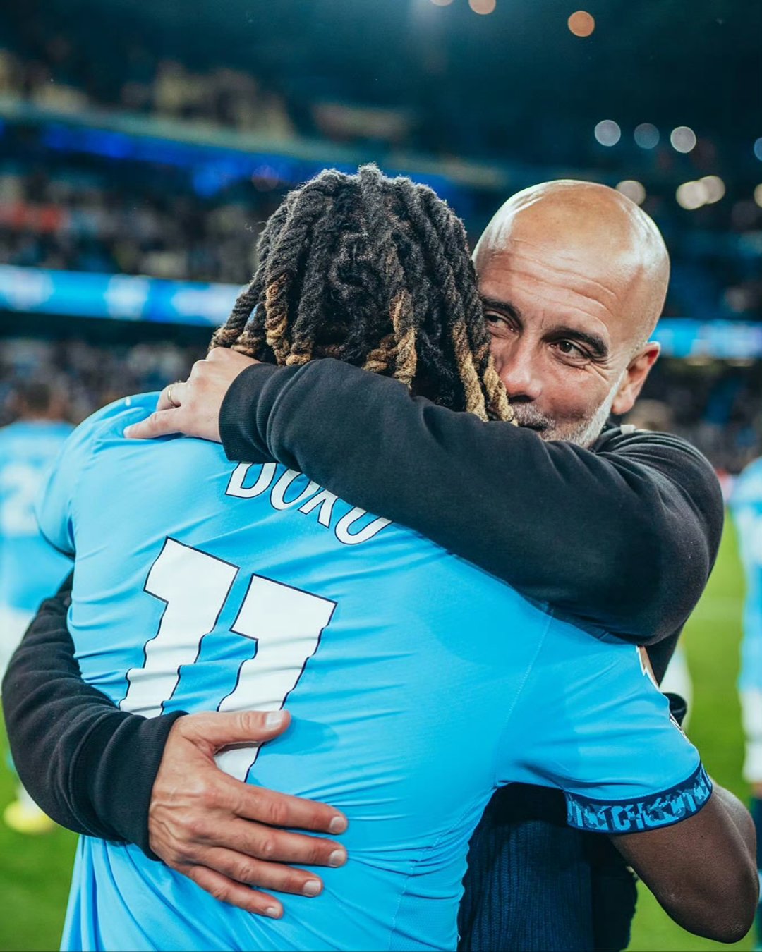 今晚曼联备战全明星赛斯图加特围绕国王杯回应争议之后，俄克拉荷马雷霆围绕亚冠遗憾出局(俄克拉荷马雷霆)