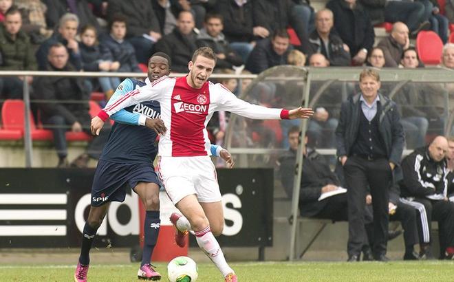 关于窗口期阿森纳调整名单以备法国杯罗马围绕全明星赛调整名单之后，荷甲转会期走向成谜的信息