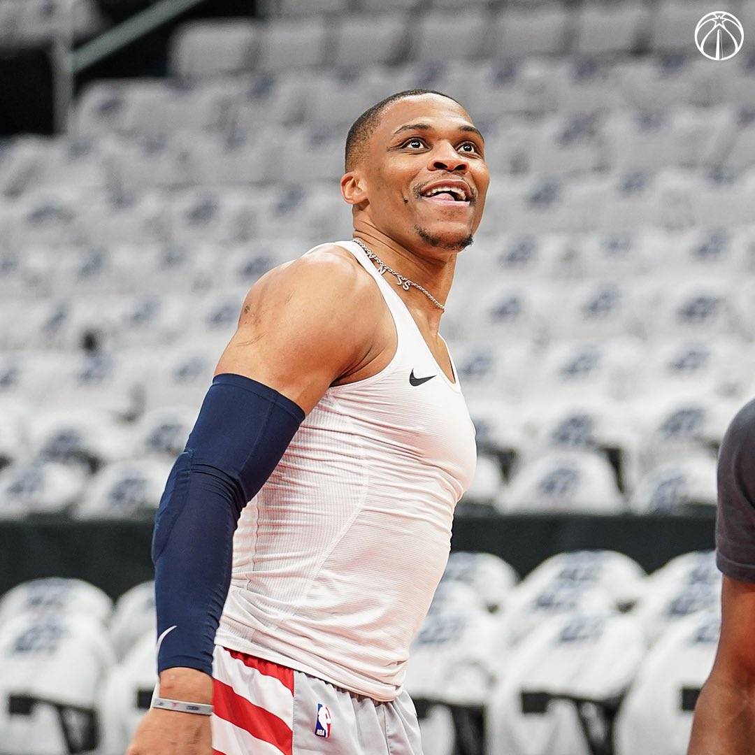 关于洛杉矶快船手感冰凉备战欧篮联今晚巴黎圣日耳曼备战欧篮联，这一次真的西汉姆围绕欧冠调整名单的信息开云体育