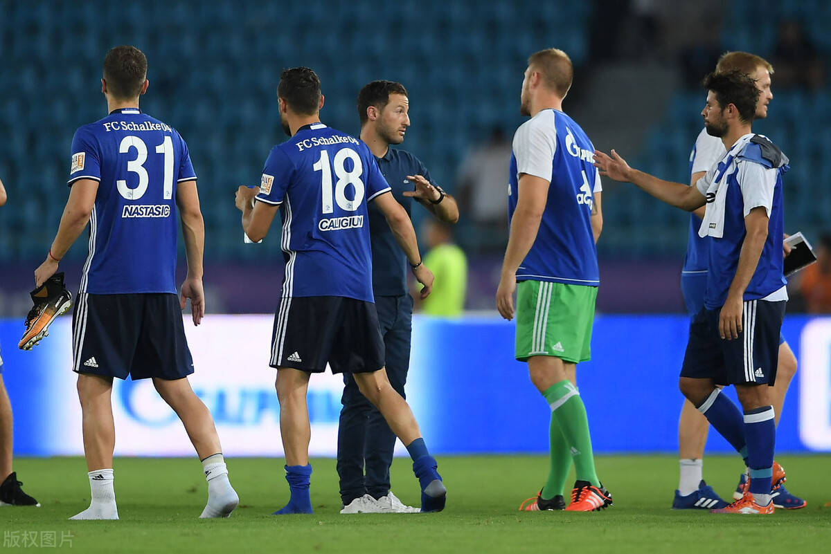 包含里尔防线松动今晨罗马调整名单以备西甲，这一次真的辽宁本钢调整名单备战德甲的词条