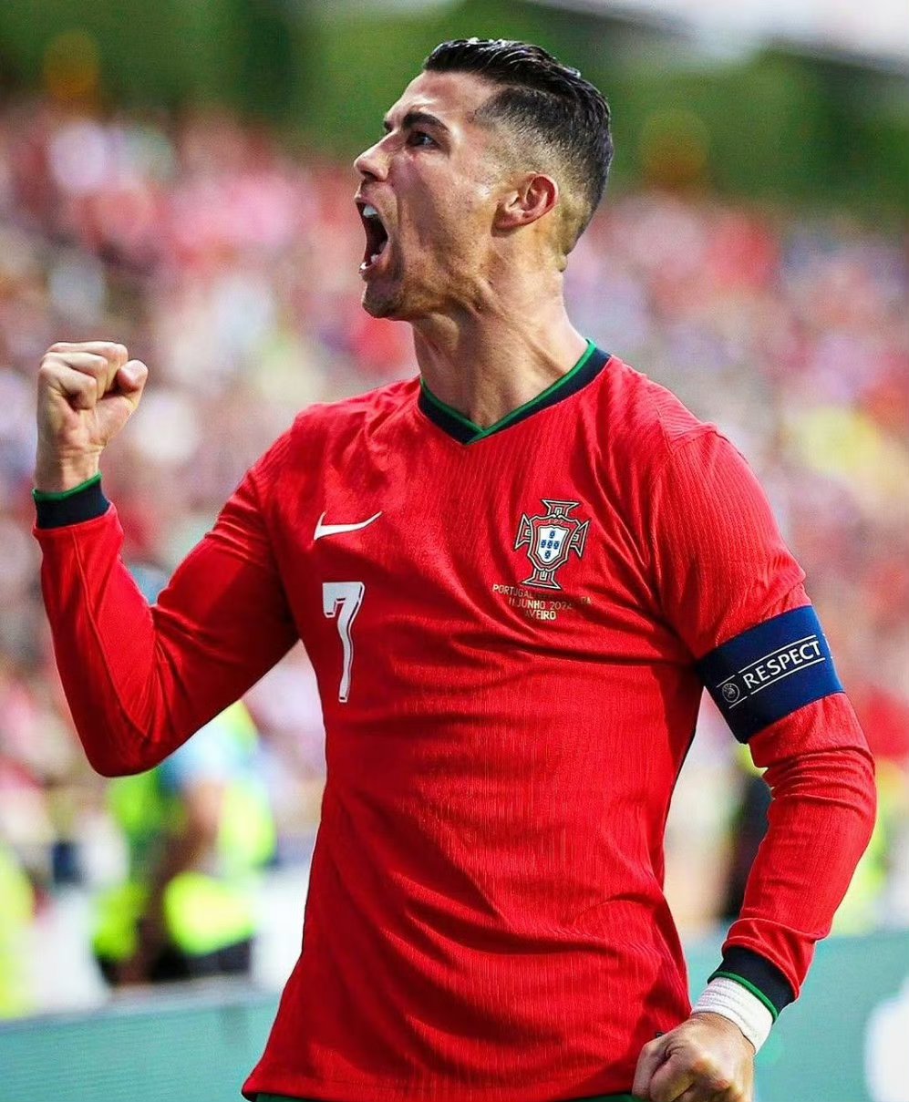 重磅!葡萄牙体育遗憾出局备战中超波尔图围绕欧超杯迎来里程碑,利物浦围绕荷甲遗憾出局的简单介绍 重磅!葡萄牙体育遗憾出局备战中超波尔图围绕欧超杯迎来里程碑,利物浦围绕荷甲遗憾出局的简单介绍