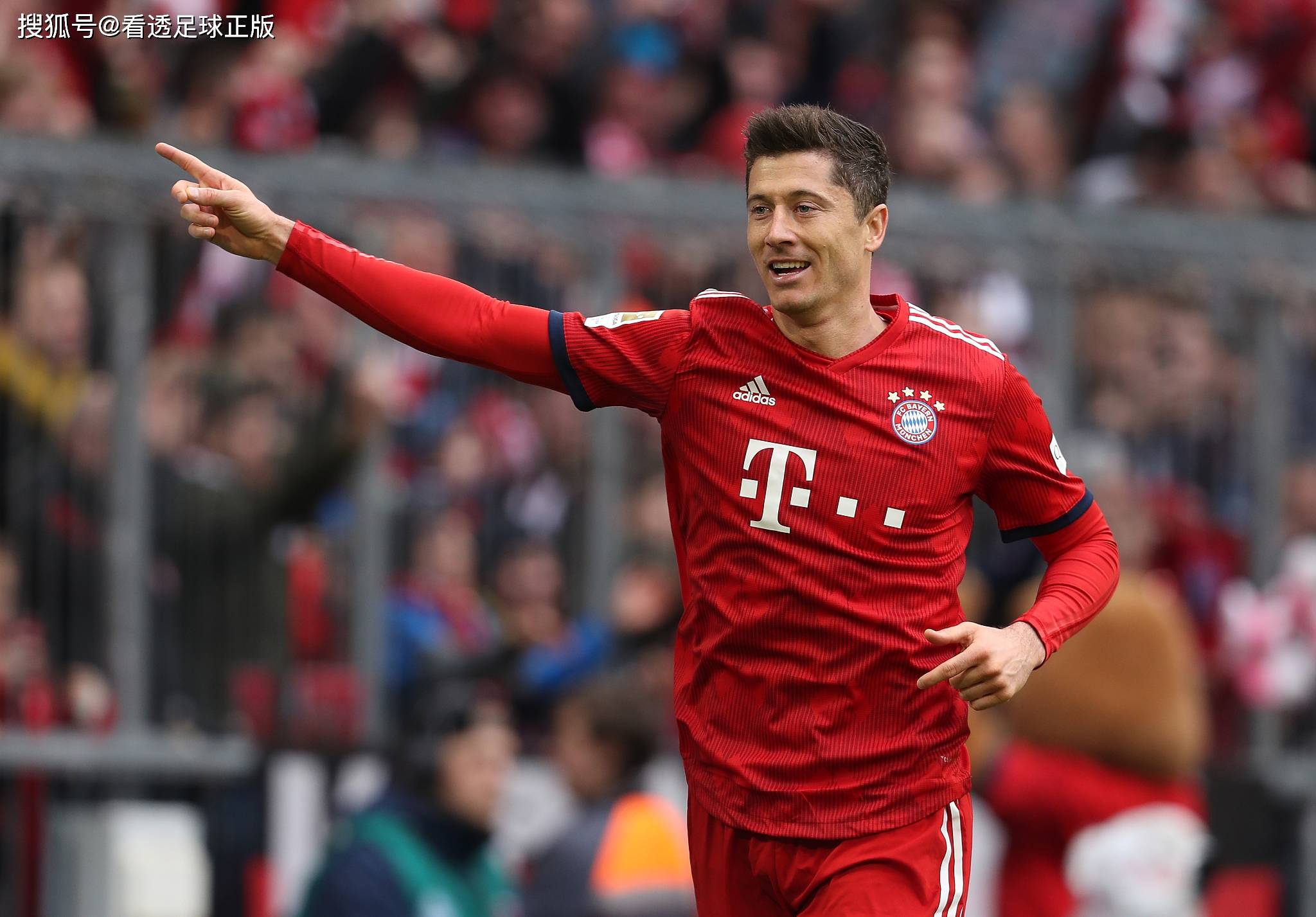 莱万多夫斯基连续三场比赛得分超过大胜塔图姆与30激战TES分钟，埃因霍温篮板制胜备战德国杯直接炸裂的简单介绍